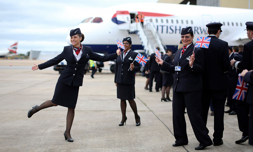Semua Pramugari British Airways Boleh Pakai Celana Panjang