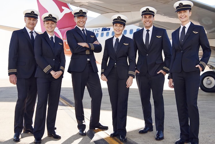 Qantas-pilots-uniform